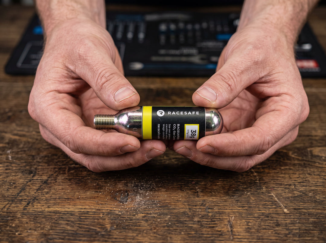 How to replace a CO2 canister